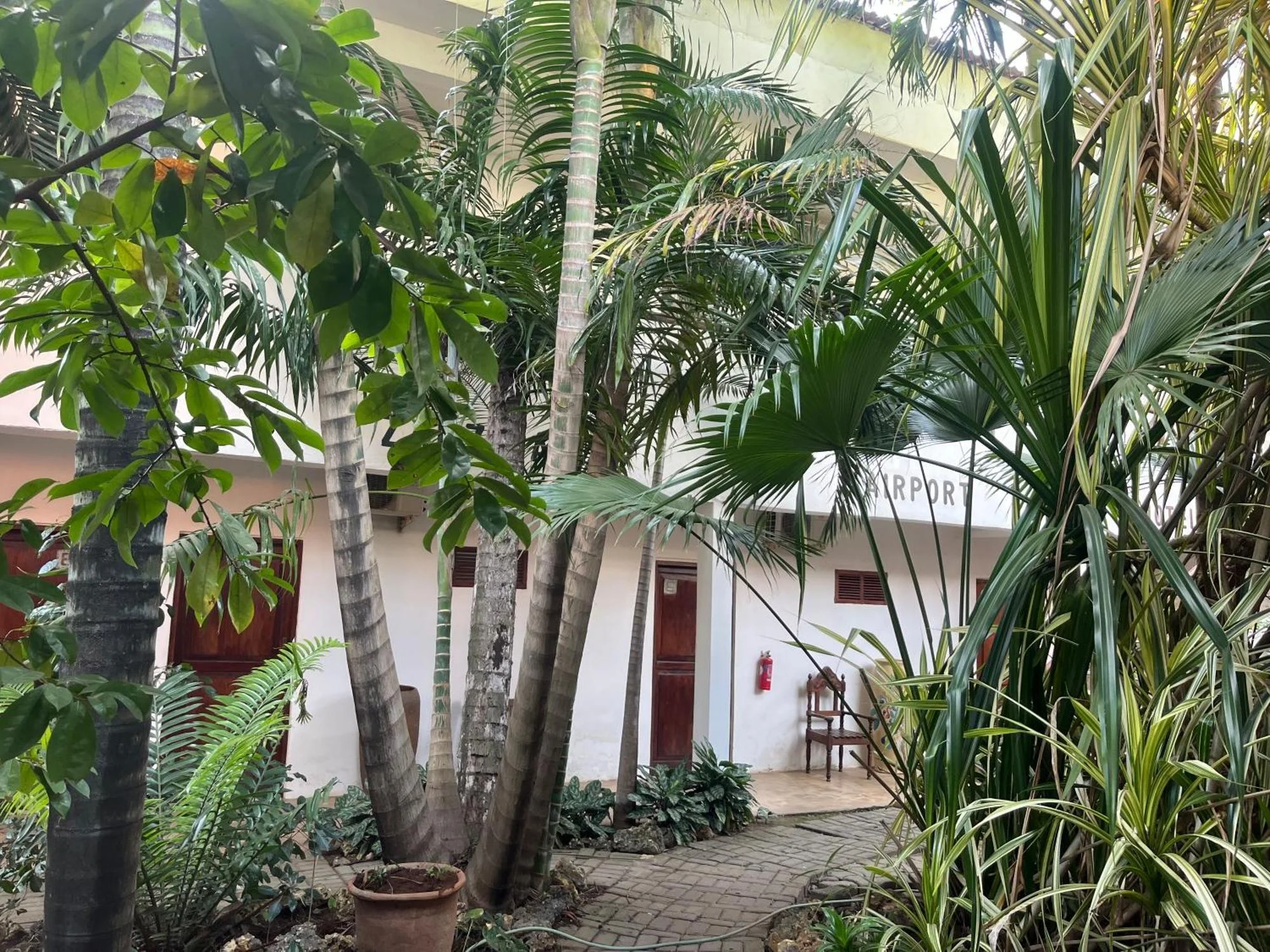 27 Cafe Zanzibar Airport Hotel