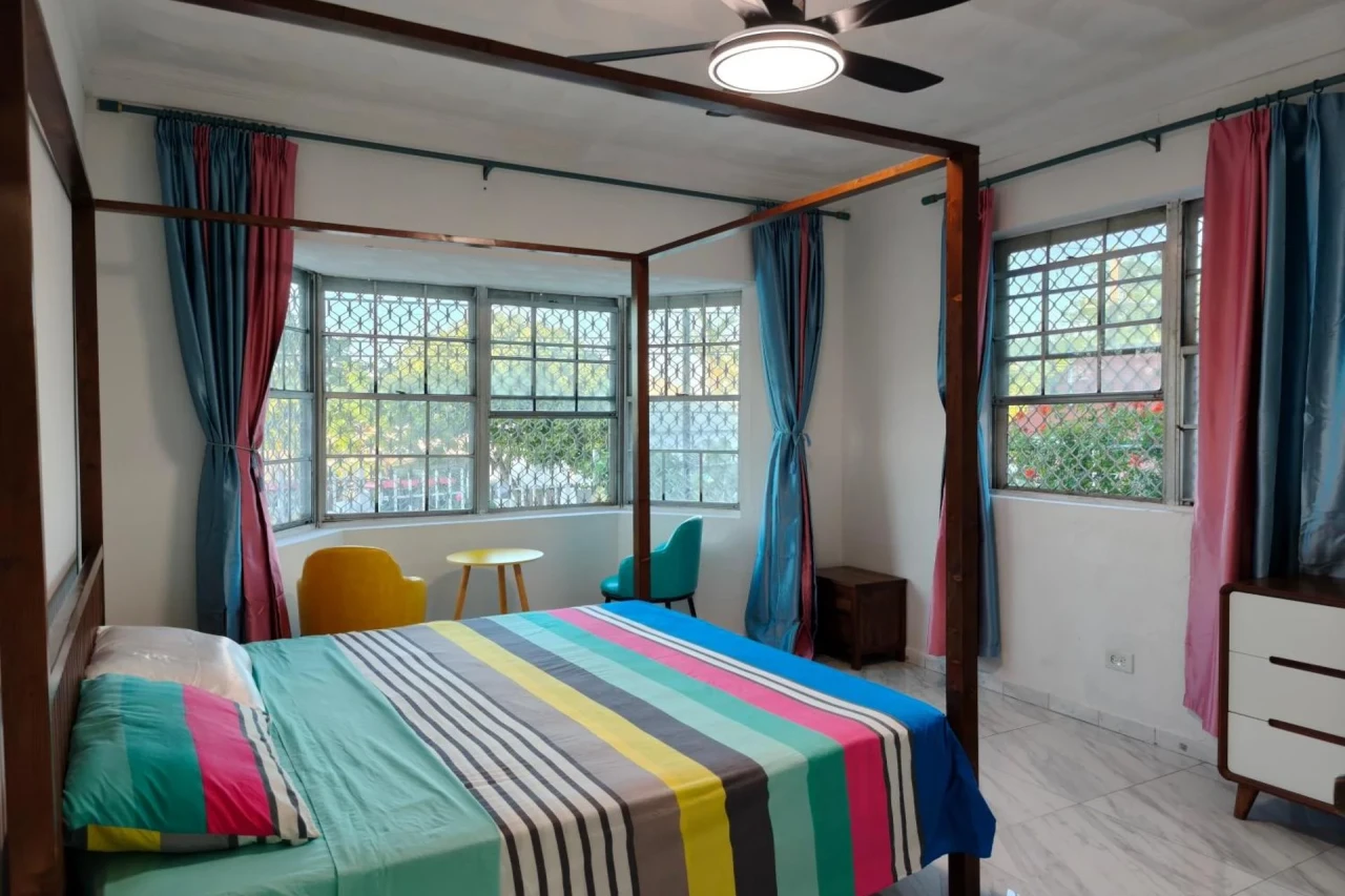 Da Pink And White Palace